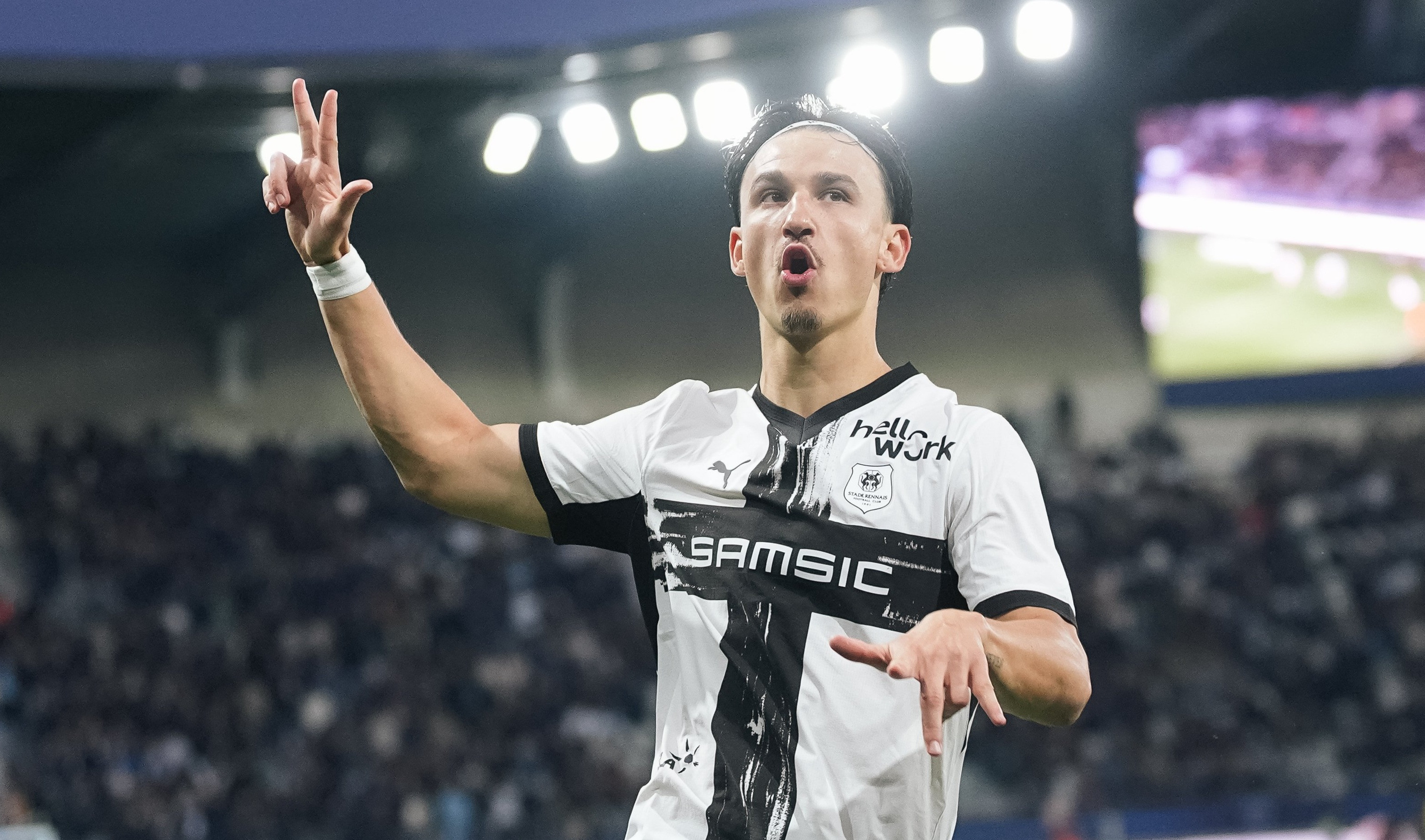 (VIDEO) Esteban Lepol i spektakl u Parizu - Kada ste poslednji put videli het-trik iz penala?