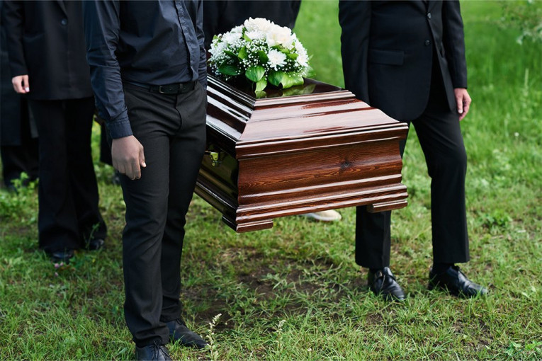 UMRO LEGENDARNI ENGLEZ! Bio je stub reprezentacije!