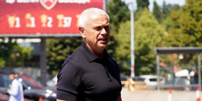 Delije će biti oduševljene: Pogledajte ko je protresao svlačionicu Zvezde i završio u kancelariji kod Terzića