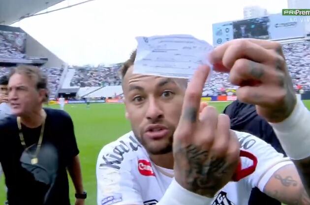 NEJMAR POLUDEO USRED MEČA! Arbitar ga greškom izbacio: Ogorčeni Brazilac mahao dokazom pred kamerama! (VIDEO)