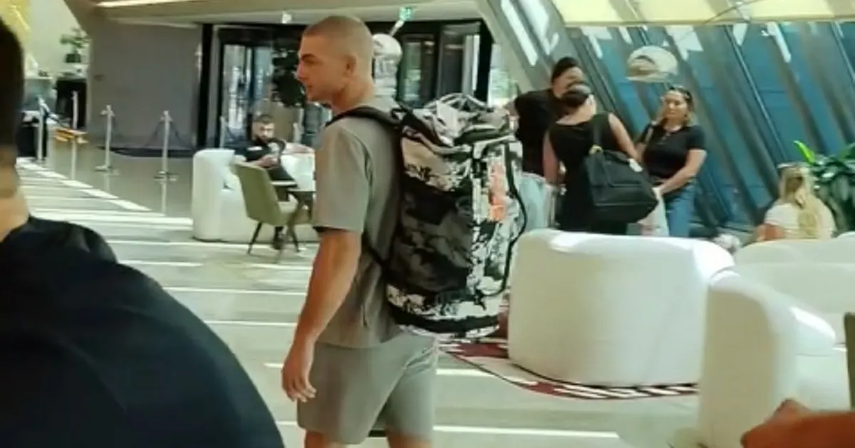 Miloš Janičić sedeo u hotelu, a onda je naišao njegov protivnik, evo kako je izgledao susret pred UFC spektakl