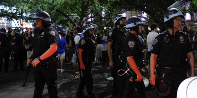 Haos posle NBA titule, kao u akcionom filmu: Navijač Sparsa krenuo da se bije sa svima, policija reagovala (VIDEO)