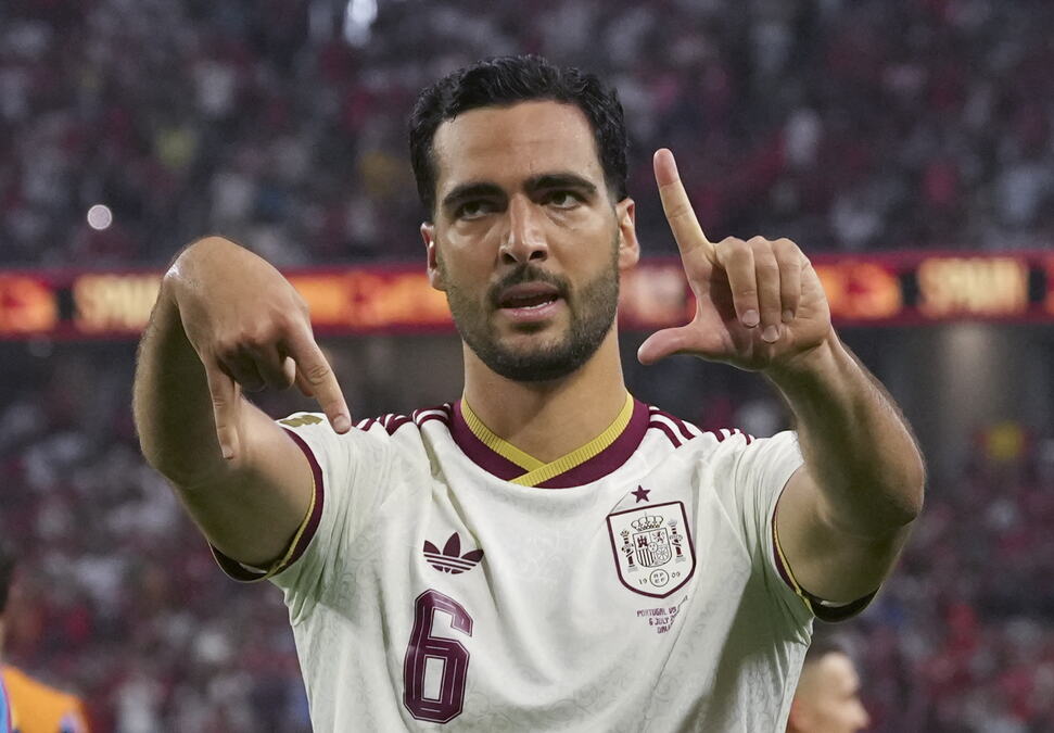 KO JE ČOVEK KOJI JE OTERAO RONALDA U PENZIJU? Dirljiva priča o ocu i sinu španskog Supermena! Nije ni trebalo da bude na Mundijalu, dvomesečnog sina nije video