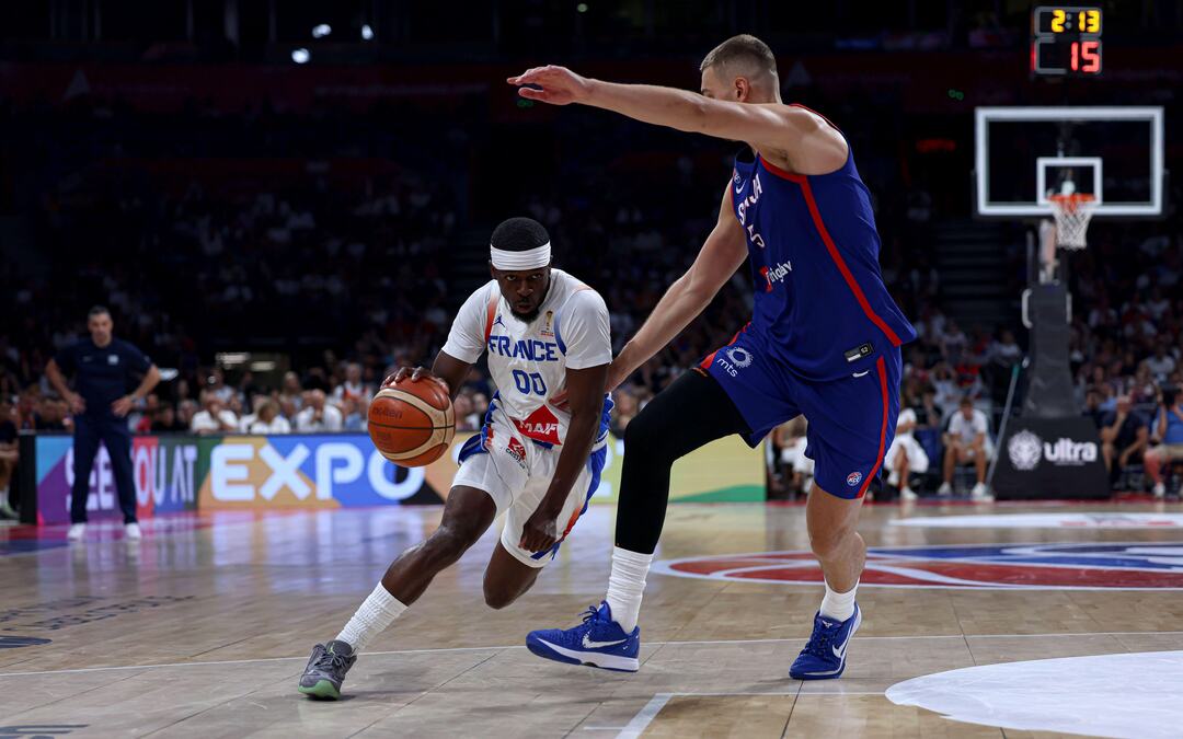 SAMO ČETIRI DANA DELILA SU GA OD SNA! Bio je na korak od potpisa života, a onda je LEBRON SRUŠIO SVE: "Bio sam iznerviran - ljut!"
