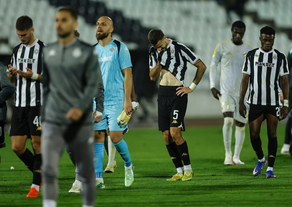 PARTIZAN TONE KAO SEKIRA! Pogleda na tabelu Superlige Srbije izaziva bes kod navijača - borba za opstanak je sada realna priča!