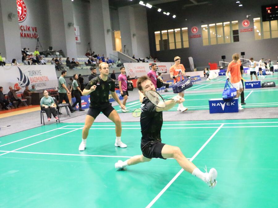 MUŠKI DUBL MEĐU OSAM NAJBOLJIH: Tomić i Petrović na dva poena od nove svetske medalje