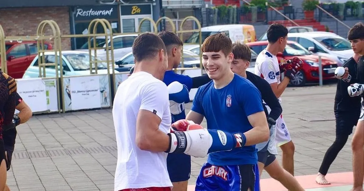 Novi Sad u znaku sporta! Projekat "Treniraj sa šampionima" održan ispred SPENS-a, UFC borci prenosili znanje