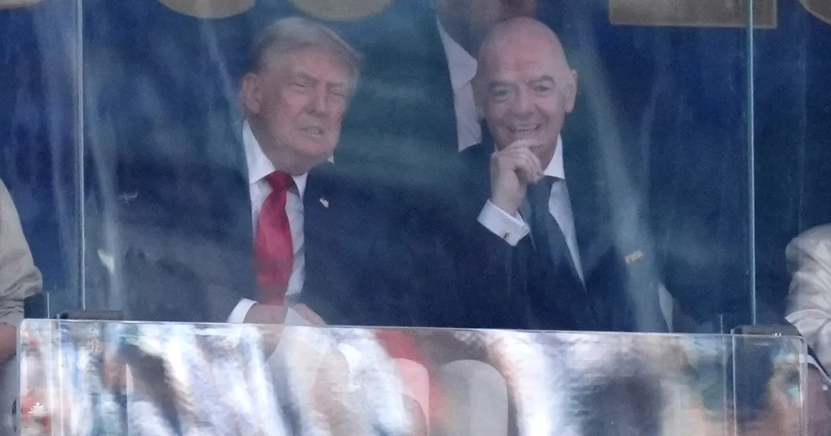 Donald Tramp došao na finale SP, Infantino odmah seo pored njega, svi su gledali u Melaniju