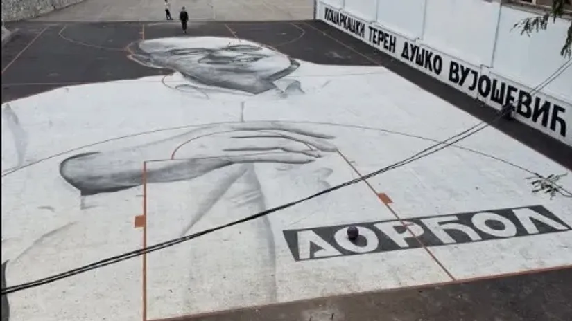 Deco, pazite, General vas gleda: U čast Duleta Vujoševića osvanuo veliki mural