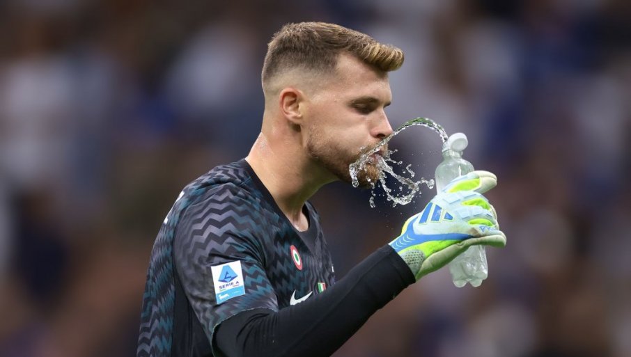Bizaran gol Real Madrida: Golman Intera hteo da glumi "Ronaldinja" pa "zakopao" svoj tim (VIDEO)