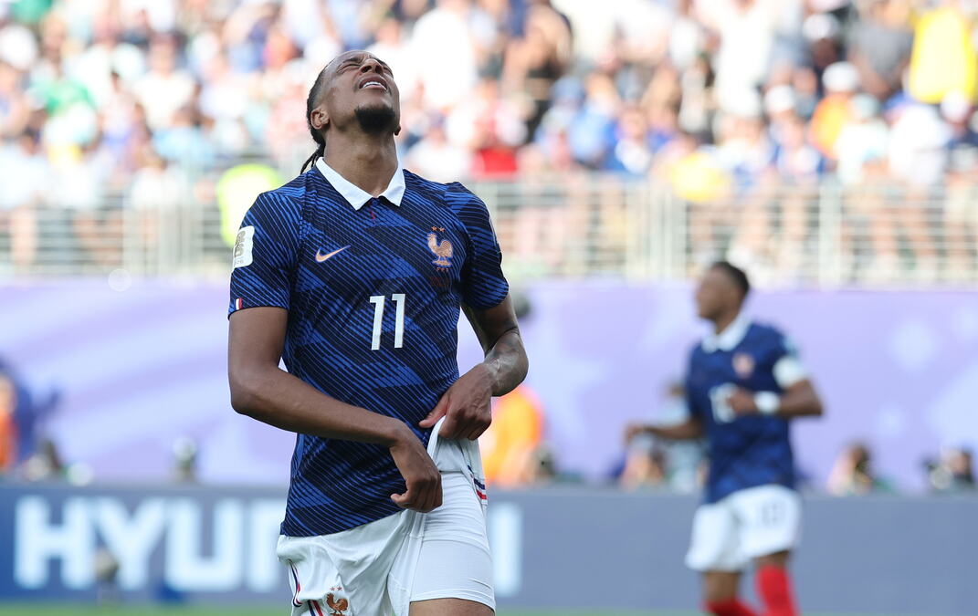 PRAVILA NISU ISTA ZA SVE - AMERIKANAC MOŽE, FRANCUZ NE: Novi cirkus na Mundijalu, FIFA ponovo šokirala...