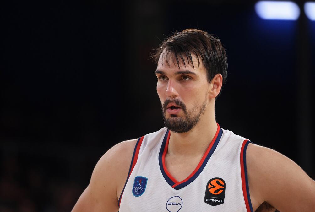 EFES POKAZAO MOĆ PRED ZVEZDU: "Pivari" razbili Bešiktaš Dušana Alimpijevića