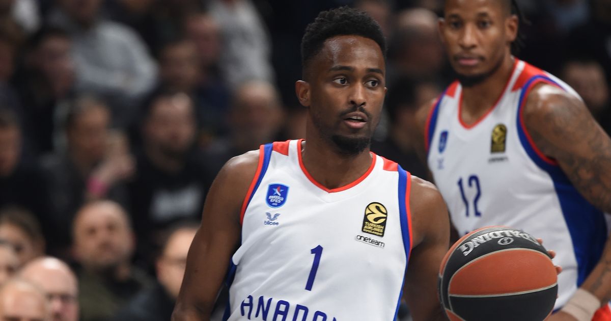 Kraj jedne ere u Evroligi: Efes se oprostio od heroja koji je osvojio dve titule, Francuz napustio klub