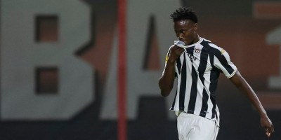 Nema kraja skandalima u Partizanu: Ilić sklonio Dembu Seka