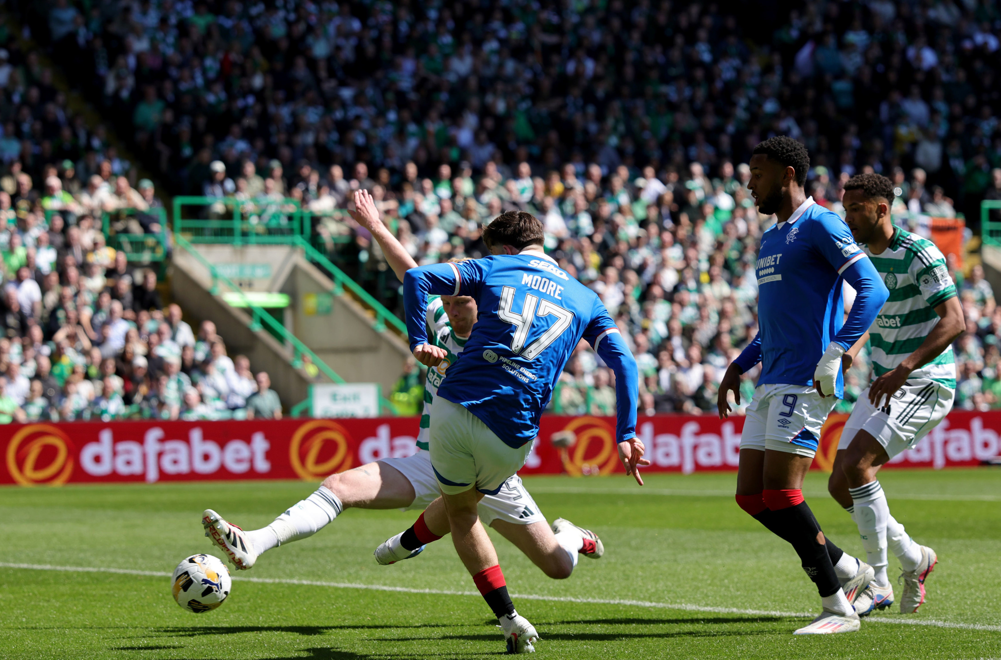 (VIDEO) - Maeda makazicama za "Puškaša" rešio "Old firm", Seltik na bod od Hartsa!