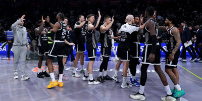 Zvanično! Centar napustio Partizan - Već je predstavljen u novom klubu