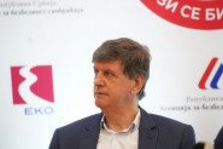 SPORTISSIMO PAPARACO! Zeka u problemu na aerodromu, bivši funkcioner Partizana se jedva izvukao! (FOTO)