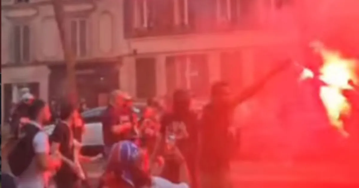 Ekskluzivno iz Pariza: Opšta ludnica na ulicama, počelo slavlje navijača PSŽ-a, korteo se kreće kroz grad