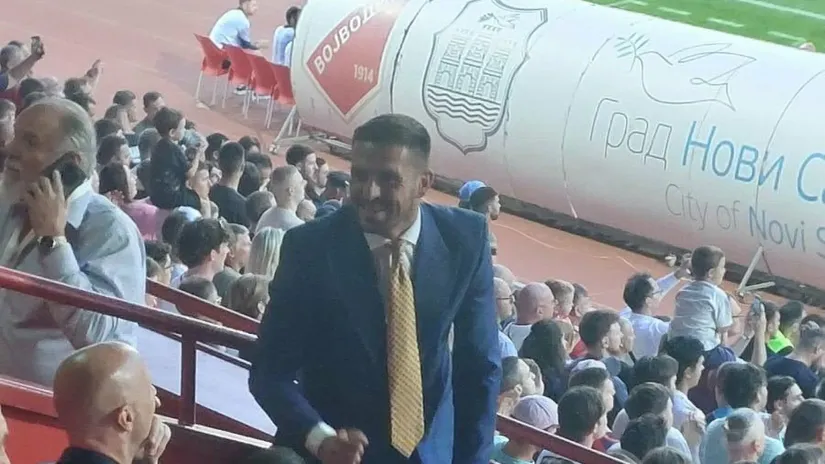 Dušan Tadić na Karađorđu u društvu Veljka Paunovića