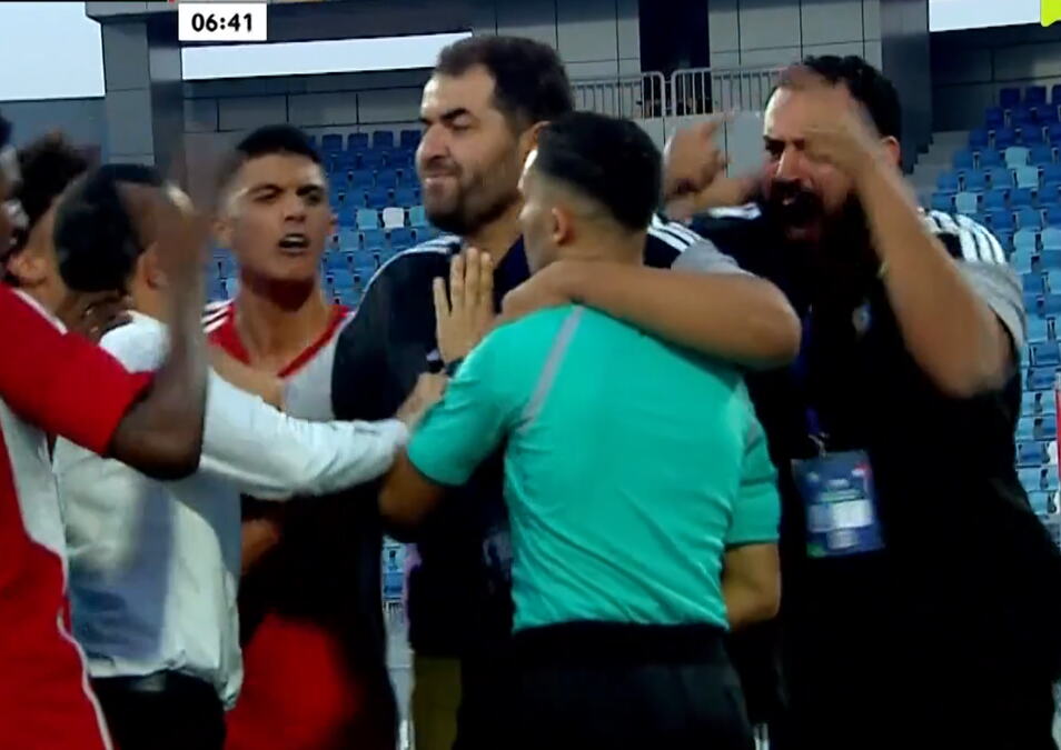SKANDAL KAKAV SE NE PAMTI! NE POZNAJU OSNOVNA PRAVILA, A IGRAJU ZA REPREZENTACIJU! Fudbaleri hteli da linčuju sudiju zbog svoje sramote i gluposti