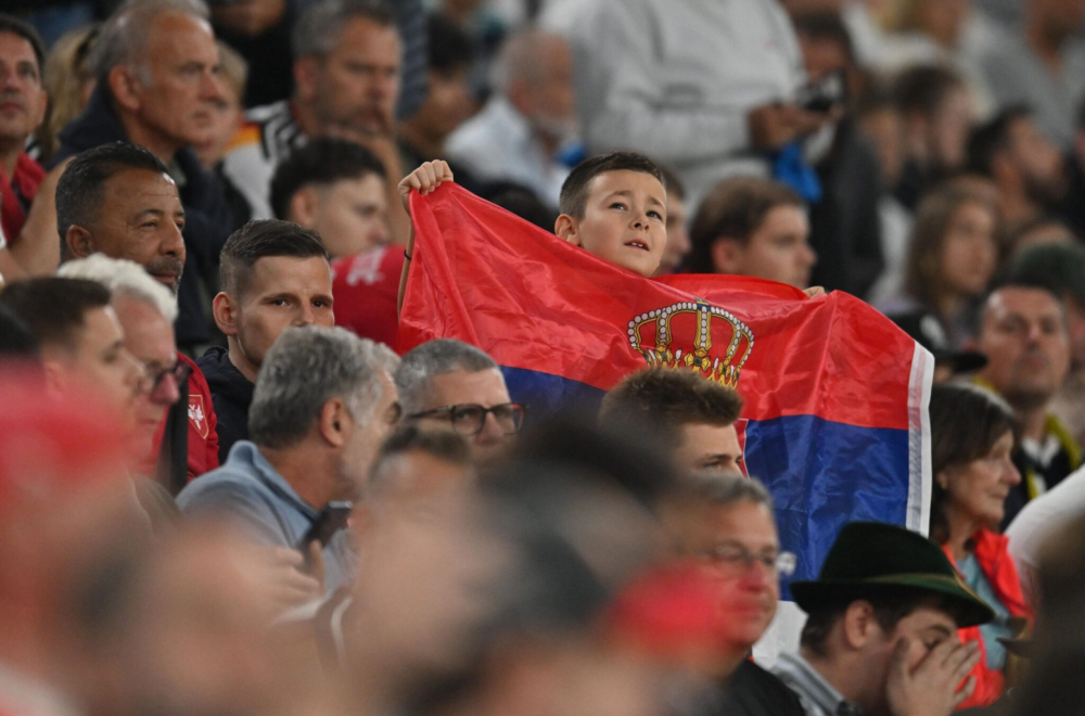 UEFA višestruko kaznila Srbiju!