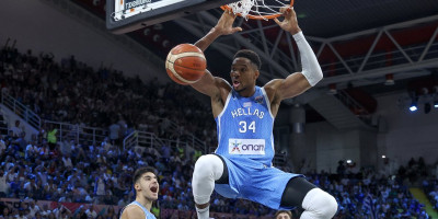 "Moraju da plate da bih igrao" - Janis Adetokumbo bez dlake na jeziku o reprezentaciji
