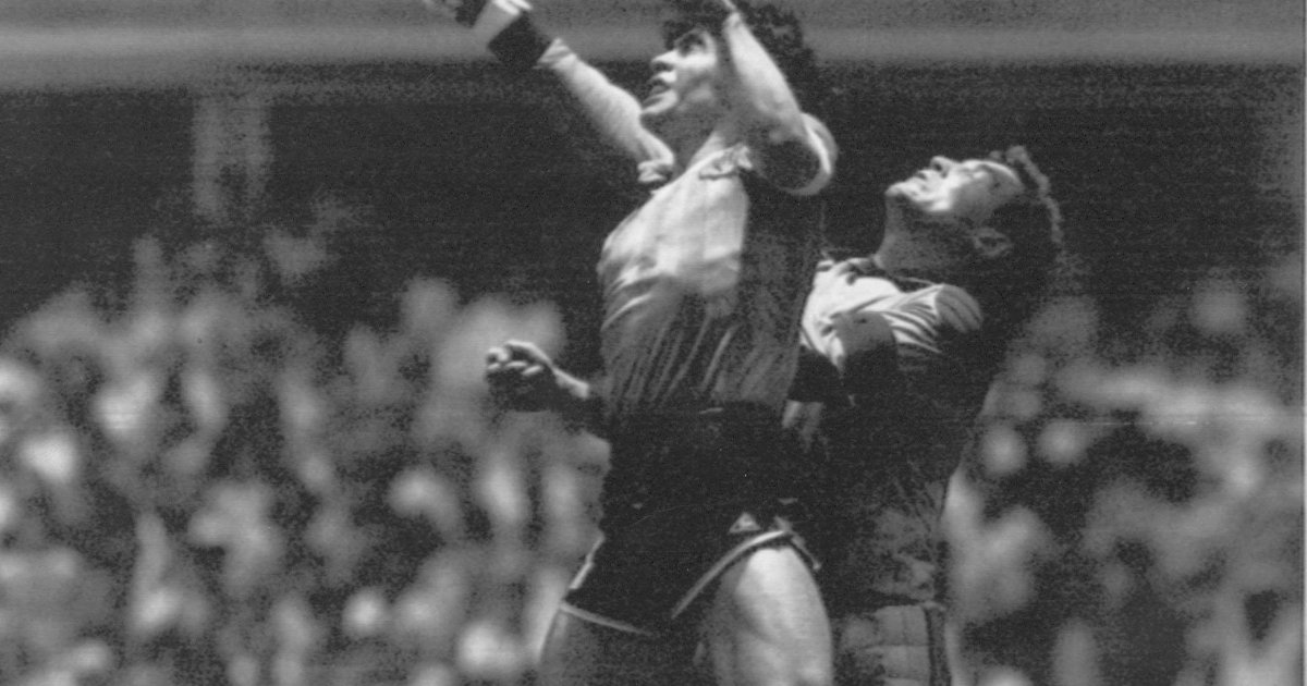 Protada legendarna lopta kojom je Maradona postigao najčuveniji gol u istoriji fudbala za vrtoglavu sumu
