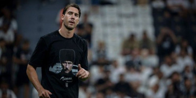 Napustio Juventus, pa udario na Vlahovića! Šokantne reči za Srbina