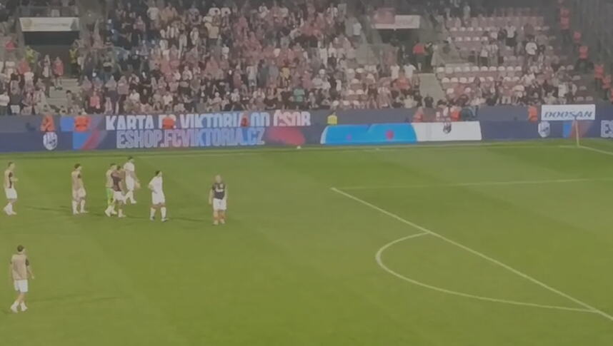 DELIJE OTERALE FUBALERE ZVEZDE POSLE PETARDE! Nestvarne scene u Češkoj! (VIDEO)