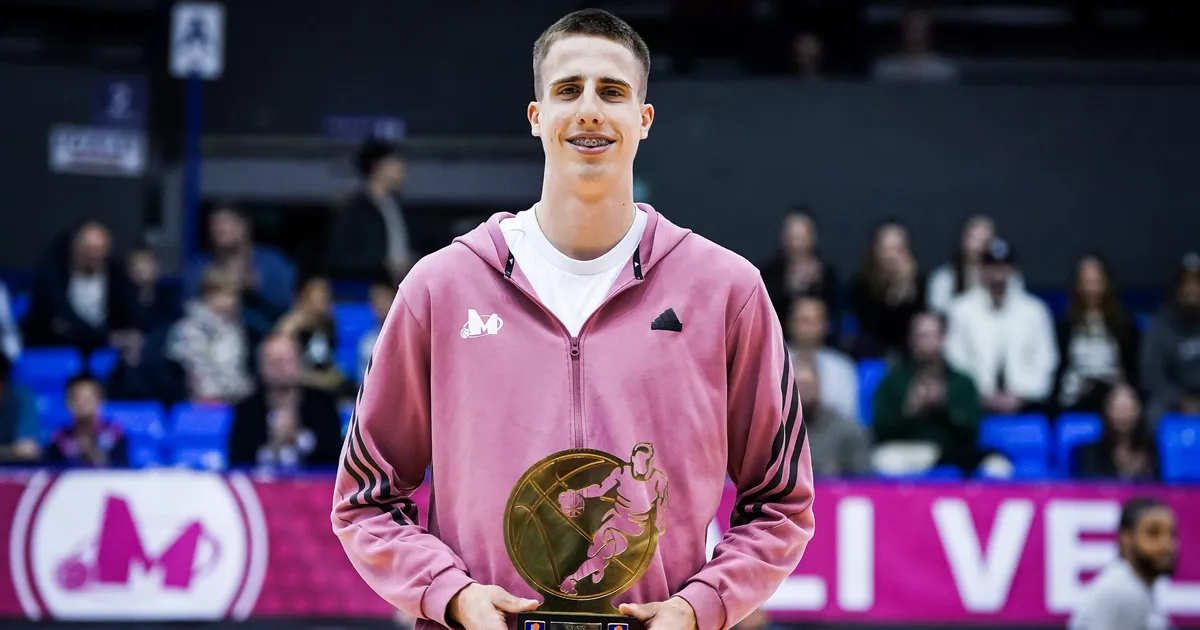 Bogoljub Marković dobio automobil kao nagradu od ABA lige za MVP titulu