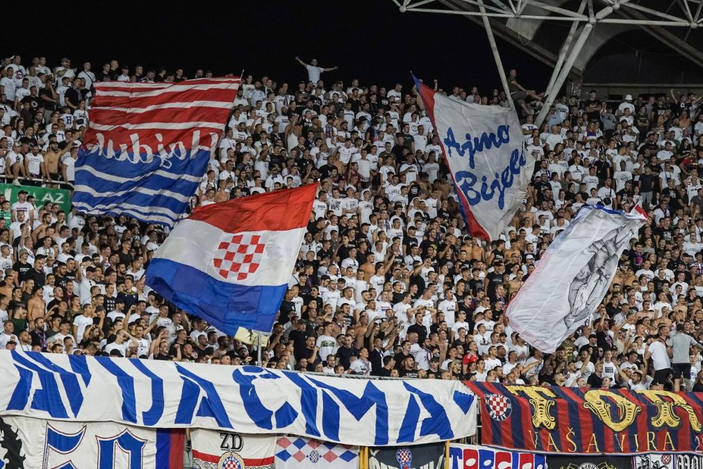 OGROMAN SKANDAL U SPLITU! Torcida pravi haos, čuje se: "Ajmo Ustaše, ustaj Adolfe, Aušvic, Aušvic"
