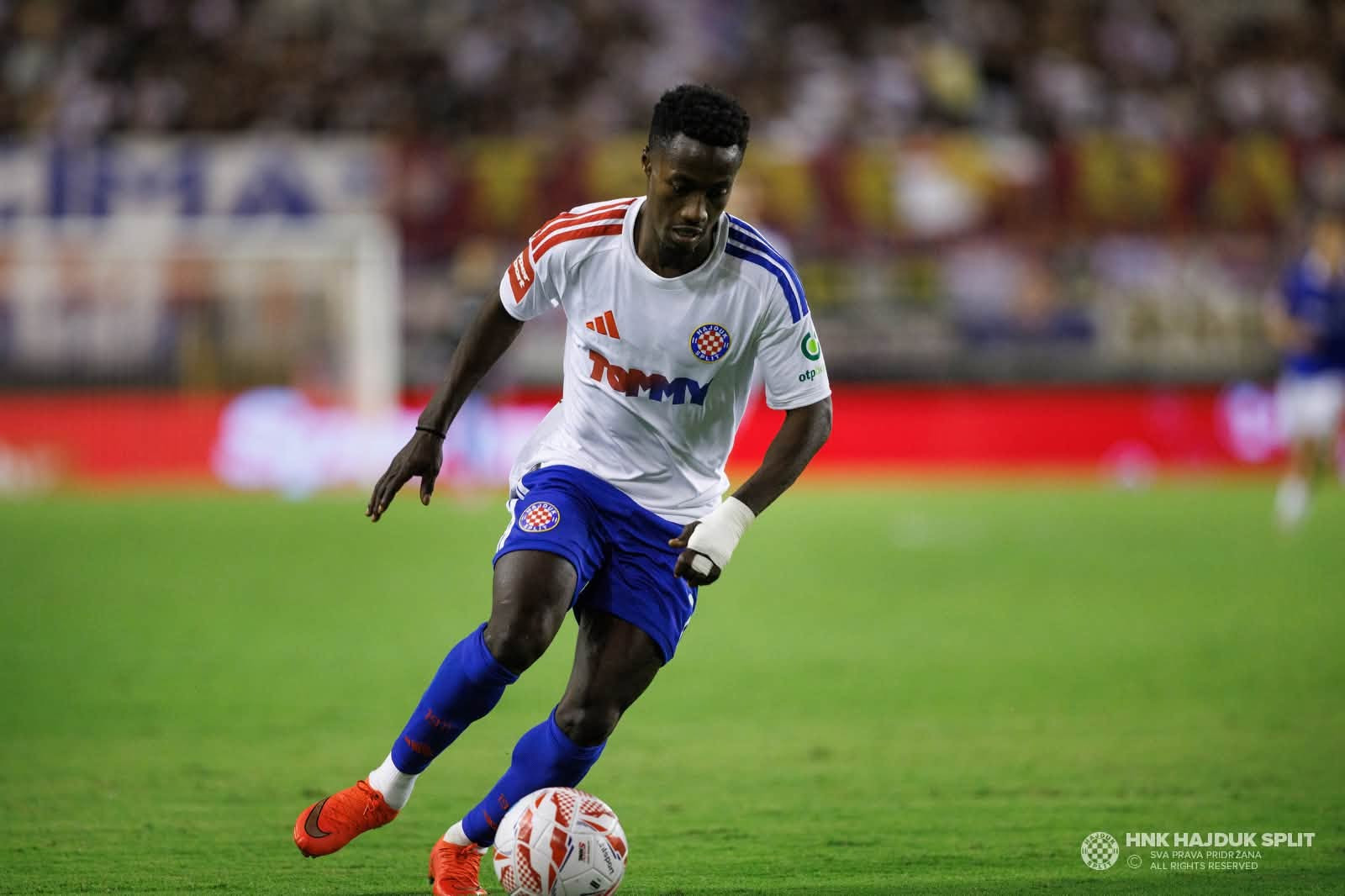 Kiša lije, a Split "gori" - Hajduk preokretom srušio Dinamo i najavio borbu za titulu