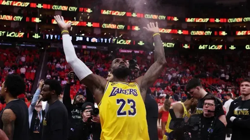 Lebron nema nameru da menja broj
