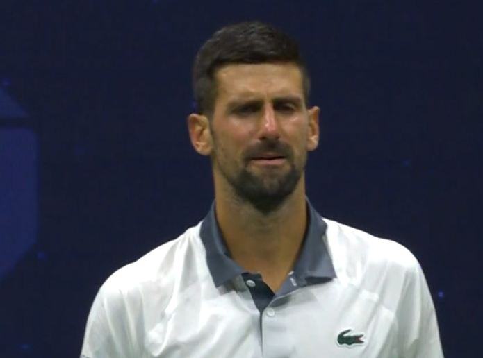 NOVAK SE SLOMIO NA TERENU! Đoković zaplakao pred punim tribinama, a onda priznao: "Razmišljao sam da predam!" (VIDEO)