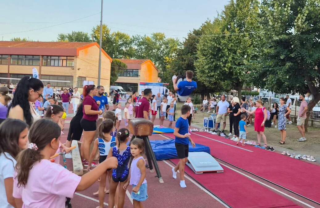 "Ulažemo u zdravije, srećnije i uspešnije generacije" Davor Štefanek otvorio šesti Mali sajam sporta u Nišu