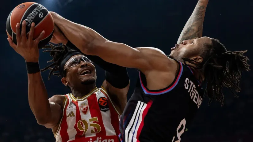 Pisac Lamar Stivens ulazi u odelo koje je Bonga skrojio