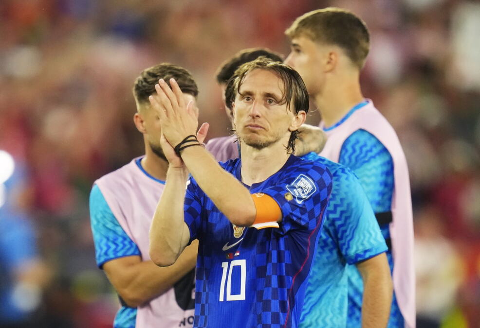 DA LI ĆE LUKA MODRIĆ I DALJE IGRATI ZA REPREZENTACIJU HRVATSKE? Fudbaler Milana se oglasio: "Prvo moram da..."