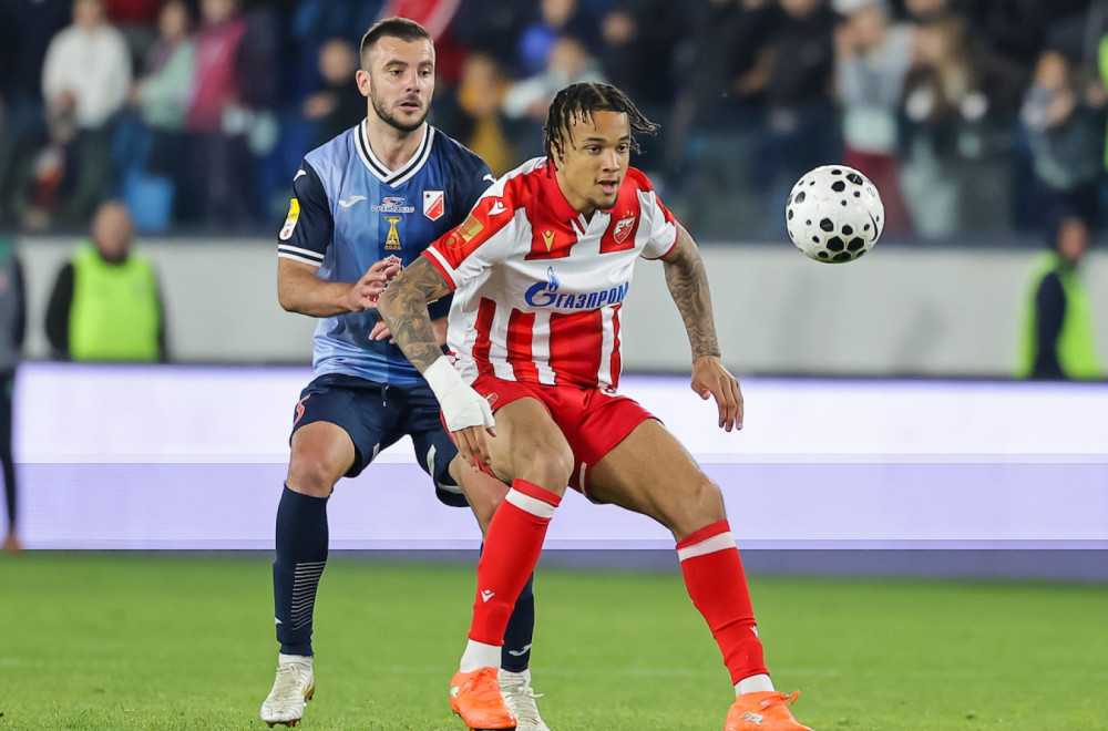 Zvezda zaradila milione na napadaču, a on već napustio novi klub