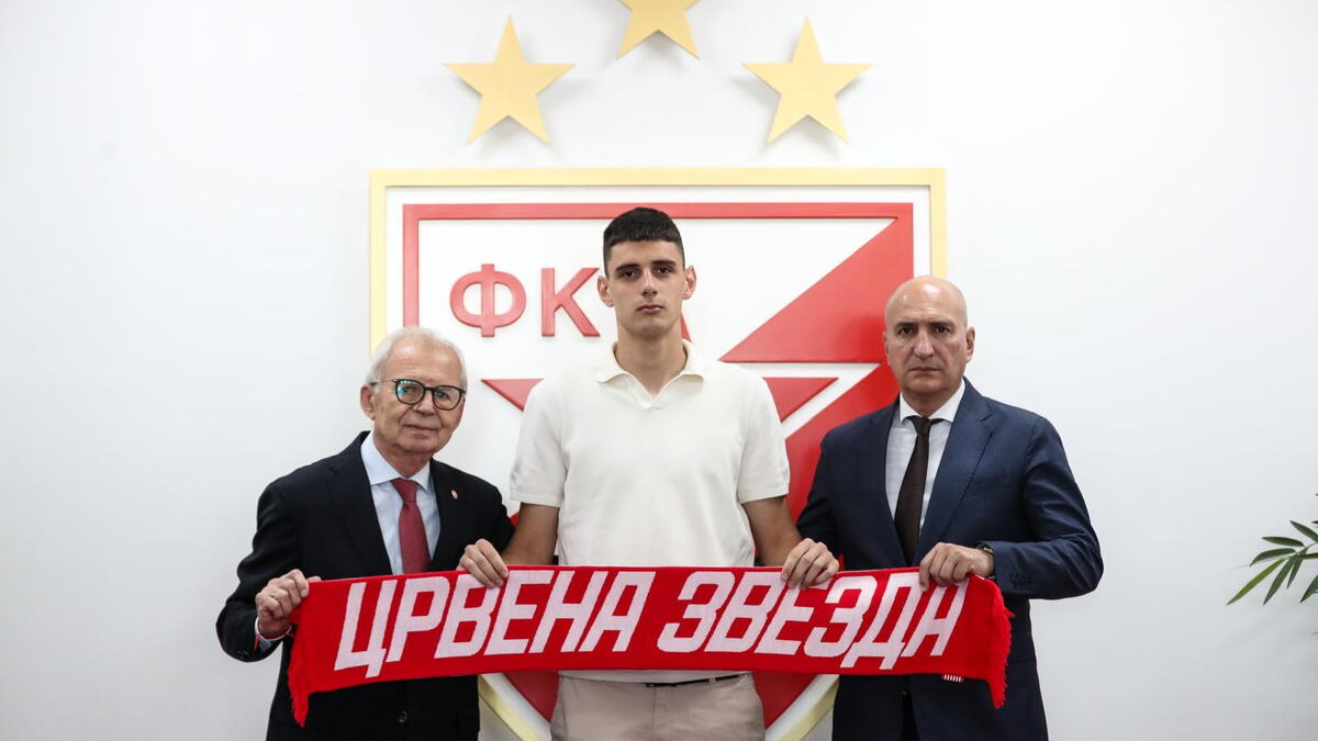 PAO JE POTPIS NA MARAKANI! Vuk Roganović produžio ugovor sa Crvenom zvezdom
