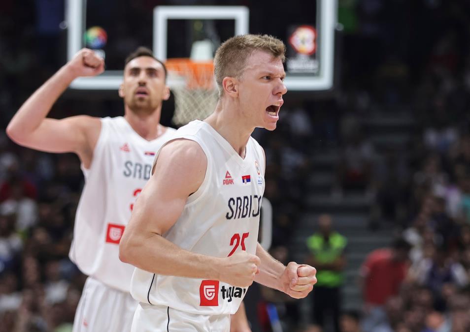 JARAMAZ UZ ZVUK SIRENE SRUŠIO BOSNU: Bivši košarkaš Partizana heroj u pobedi svog tima...