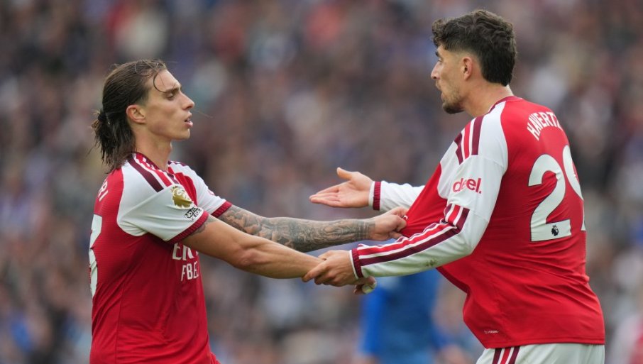 PUČE BRUKA NA "AMEKSU": Arsenal razbijen za prvi poraz u novoj sezoni