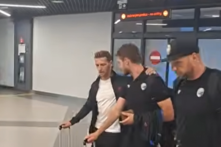 EKSKLUZIVNO! Fudbaleri Plzenja sleteli u Beograd posle kvara na avionu - evo šta su nam rekli o paklu pred meč sa Zvezdom! (VIDEO)