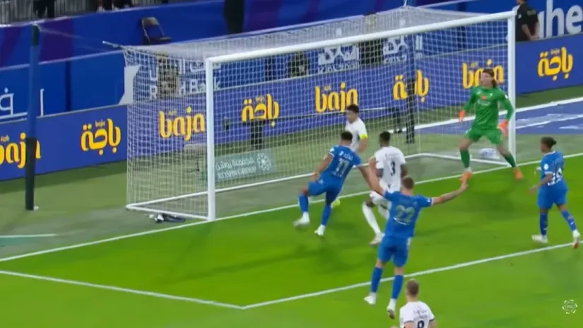 Sergej slavio gol i pre nego što je lopta došla do Votkinsa, pa potom iznudio penal (VIDEO)
