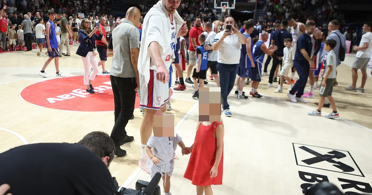 Zato je najbolji, Jokić oduševio sve u rodnom gradu, Nikola na bazenima u Somboru sa svojim mezimcima