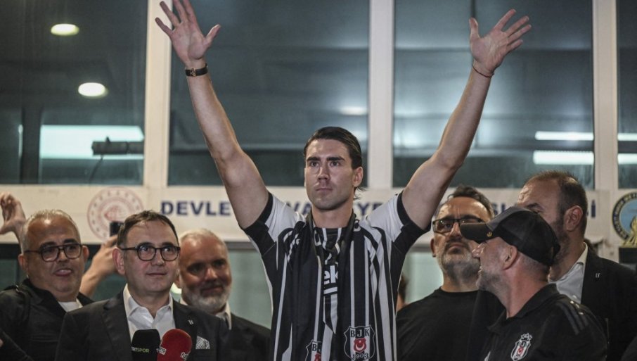 SAD JE I TO POZNATO: Evo koliko će Dušan Vlahović zarađivati u Bešiktašu - cifra od koje se običnom smrtniku zavrti u glavi!