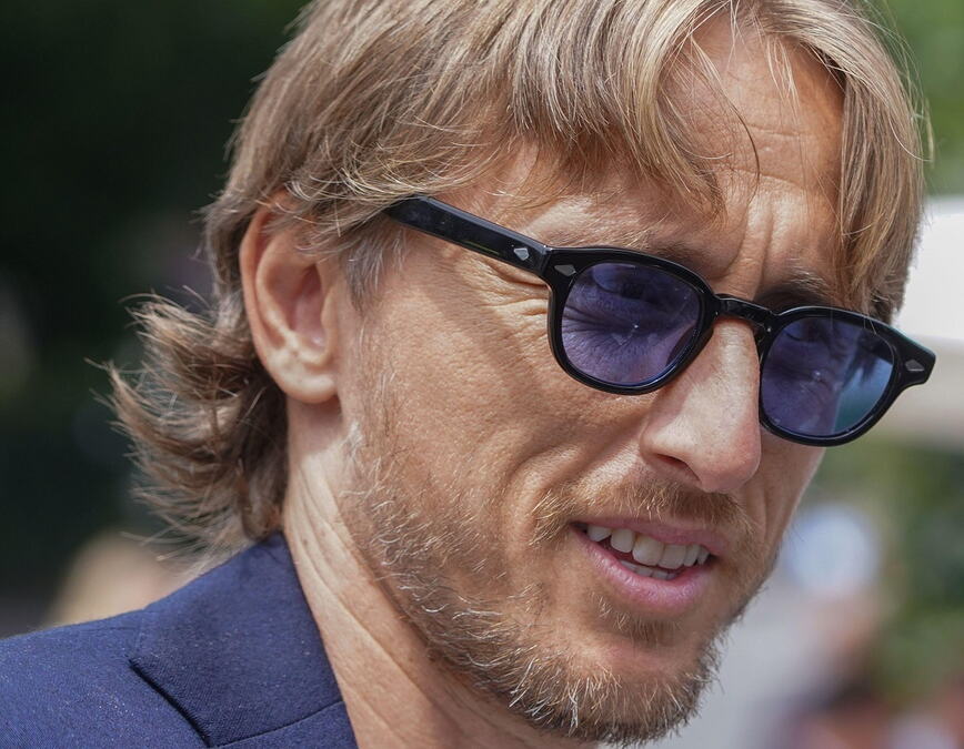PETA DECENIJA I PLATA SA SEDAM CIFARA! Luka Modrić potpisuje novi ugovor, a njegova zarada je i dalje brutalna!