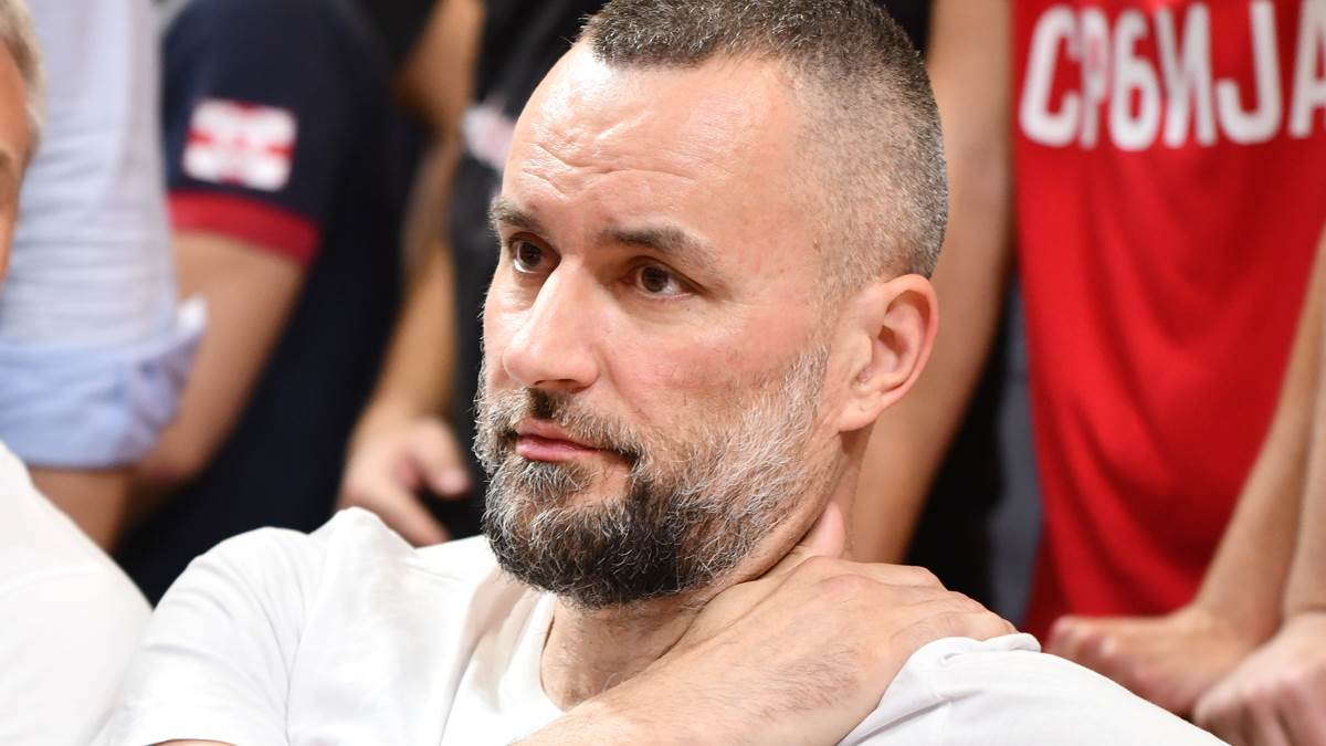 Milan Gurović spasao život čoveku u Beogradu: Uleteo u auto koji je goreo, sekunde su ga delile od tragedije